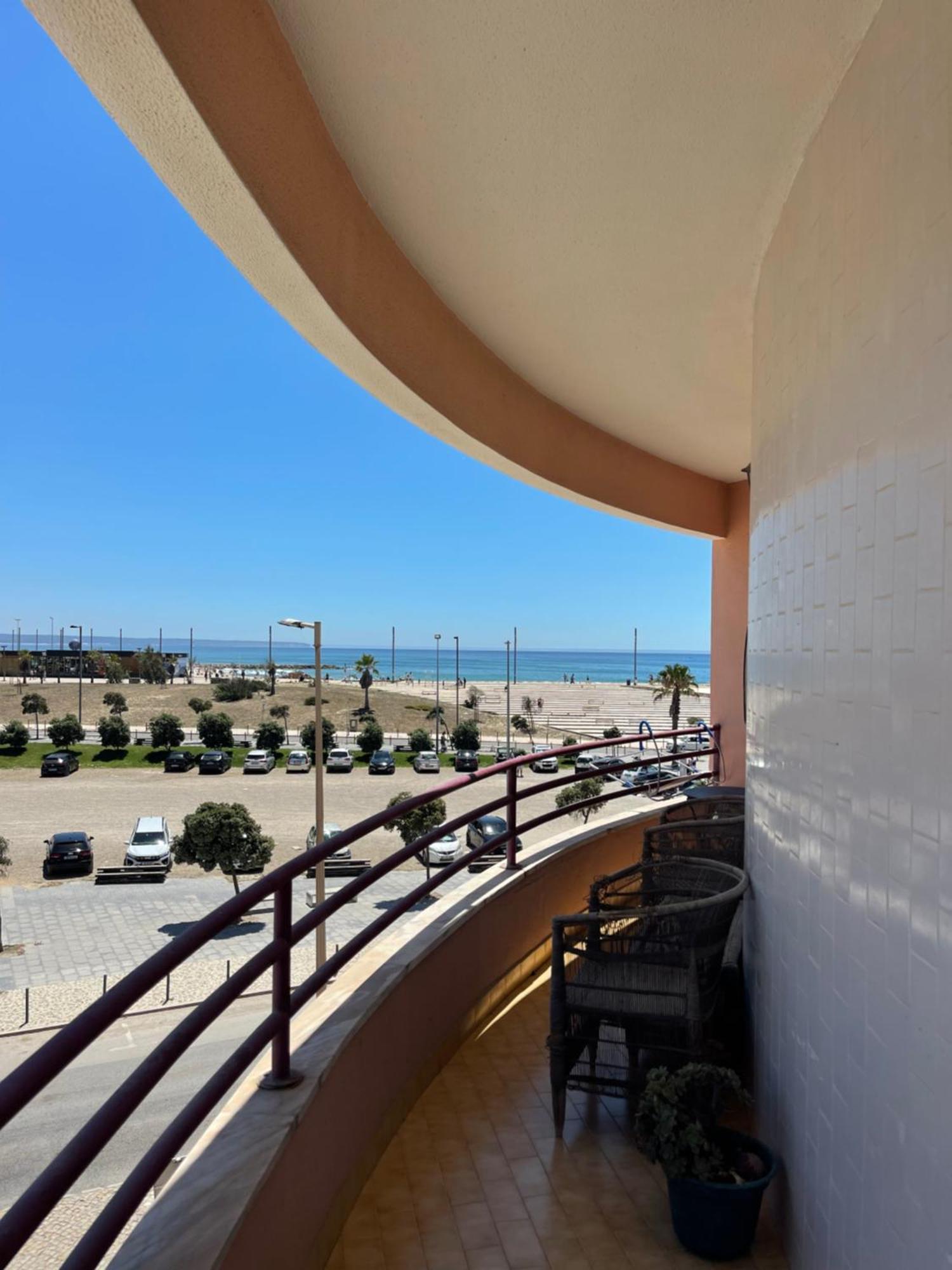 Apartamento Vista Praia E Mar- Costa Da Caparica Lägenhet Exteriör bild